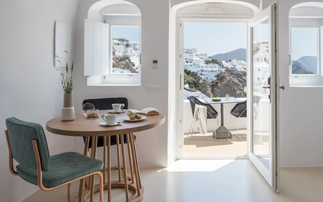 Cave Suite Oia