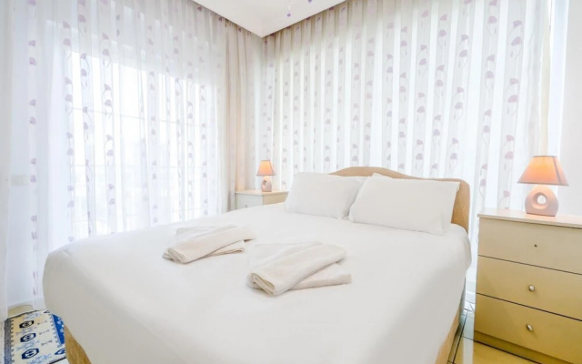Comfy Flat With Shared Pool in Belek