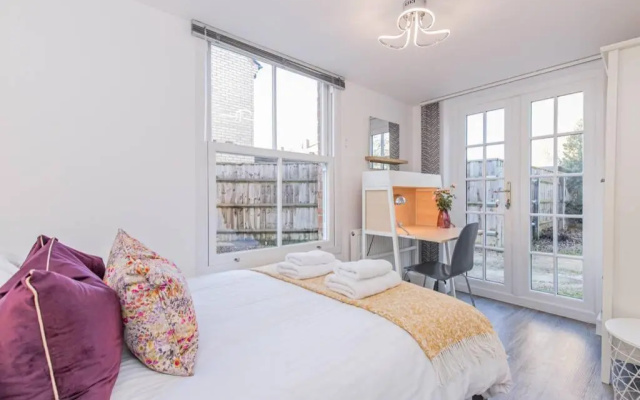 Oxford City Centre apartment with parking!