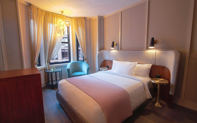 The Evelyn Hotel