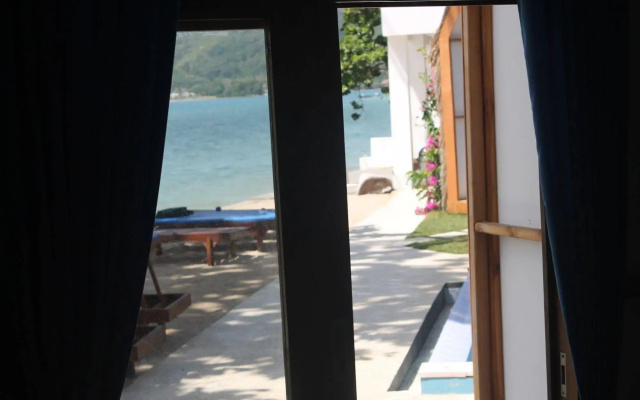 The Place Beach Bungalows