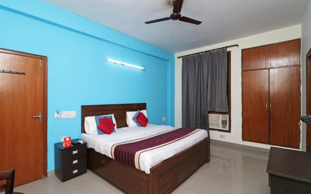 OYO 10662 Hotel Town Noida
