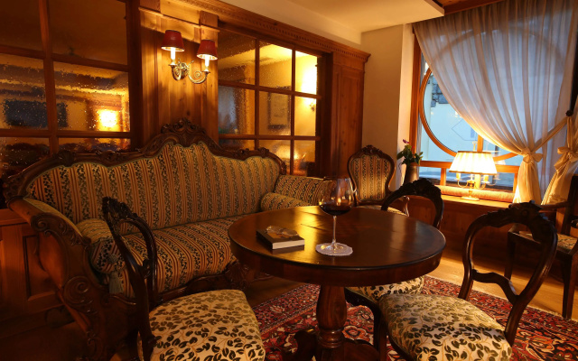 Alpen Suite Hotel
