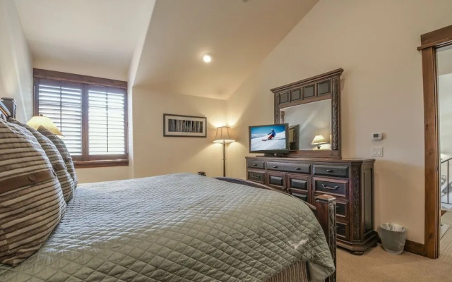 Keystone Sanctuary 248 by SummitCove Vacation Lodging