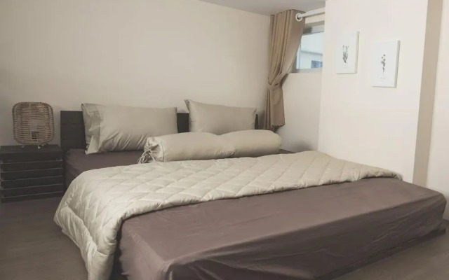 The Homee Cozy Modern Studio Apartment