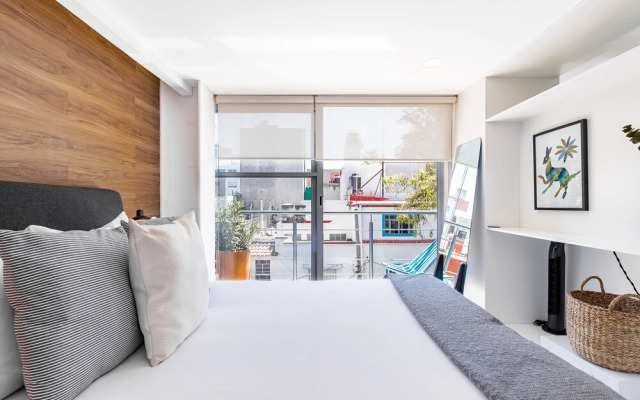 Beautiful Studio W/balcony Near La Condesa