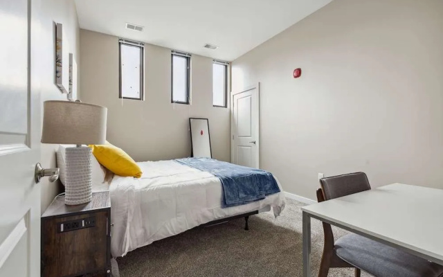 Modern Downtown Apartment
