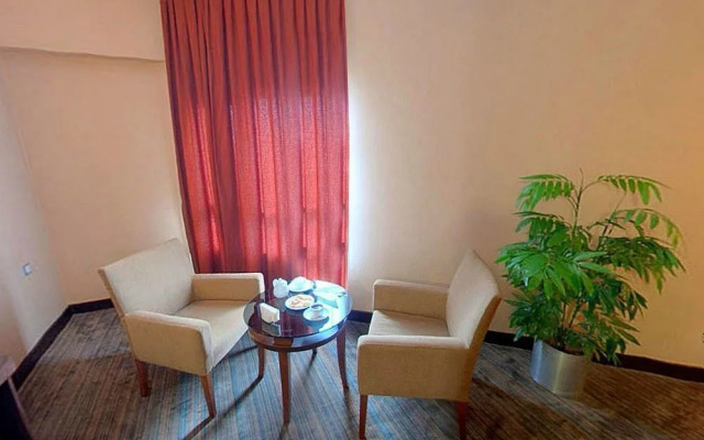 Mom Hotel