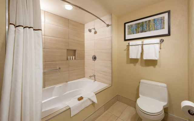 Grand Summit Hotel - Canyons Village, a RockResort