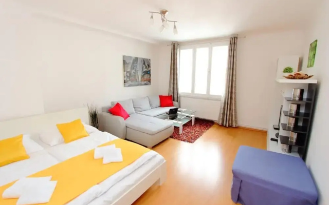 CheckVienna – Apartment Reumannplatz