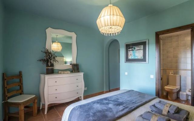 3-bedroom Apartment With Pool