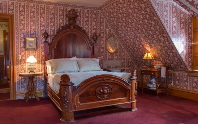 Allyn Mansion