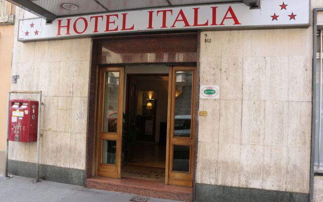 Hotel Italia вид на фасад