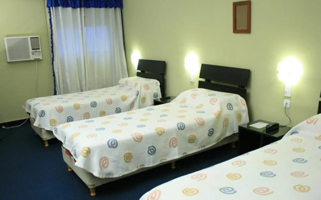 Hotel Y Aparthotel Colon