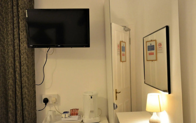 Crown Lodge Guest House