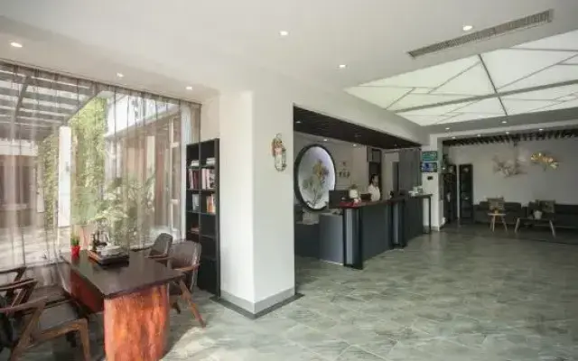 La Flora Inn (Chencun Flower World)