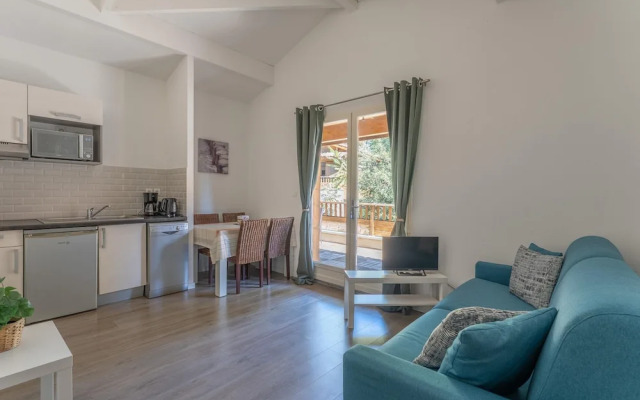 4-guest Stay Near Moutchic Beach