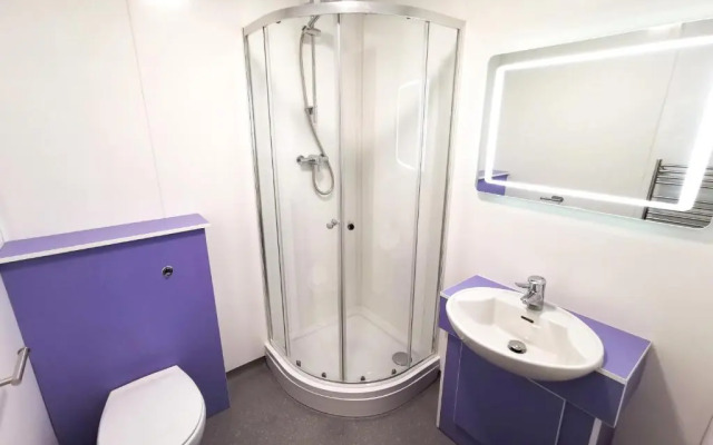 Cwtsh Hostel