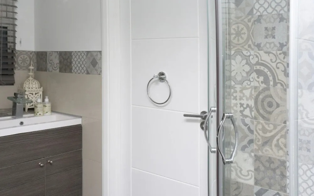 Beautiful 2 Bed Studio