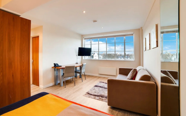 Lovely Studio in London With Jacuzzi