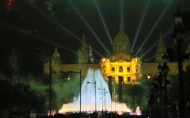 Отель Trip Barcelona Spain Испания, Барселона - отзывы, цены и фото номеров - забронировать отель Trip Barcelona Spain онлайн вид на фасад
