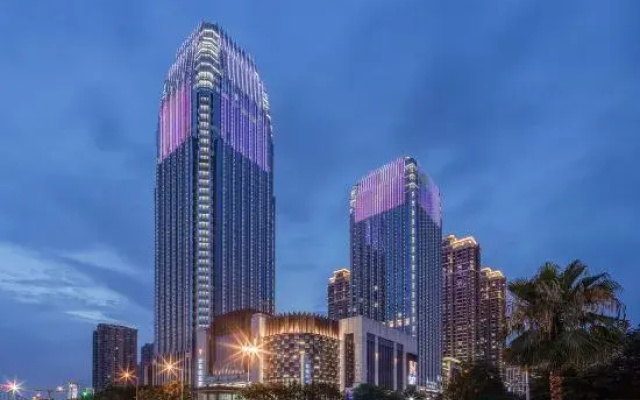 Western Fortune Hotel (Fuzhou Mawei Famous City Center)