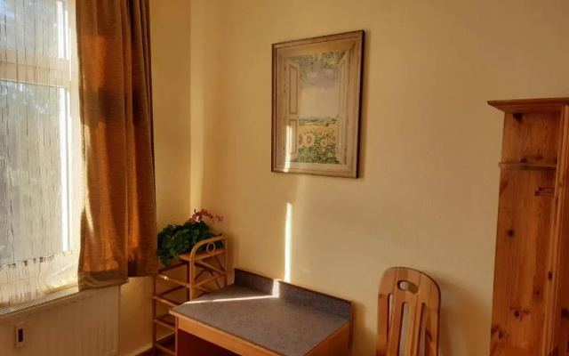 Arthur Albert Apartment