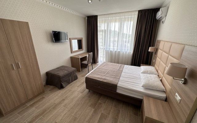 Ani Loo Hotel