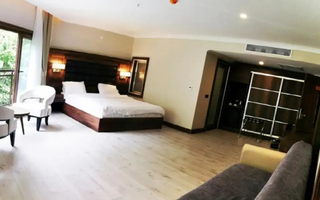 Şelale Otel