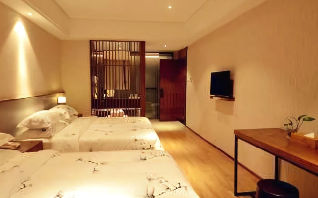 Serene Lodge Boutique Hotel