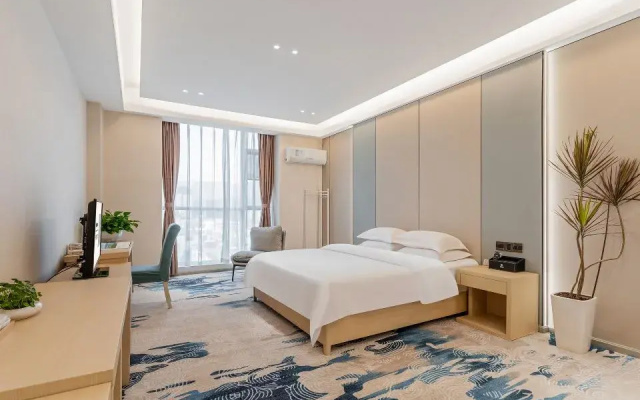 Huaning Hotel