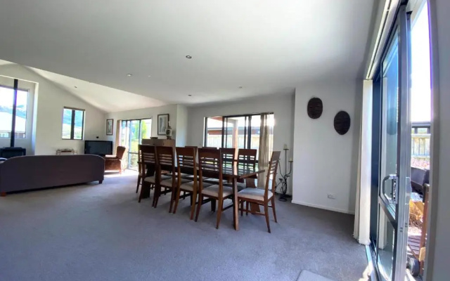 4 Tarndale Place