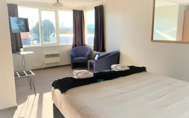Ranfurly Hotel