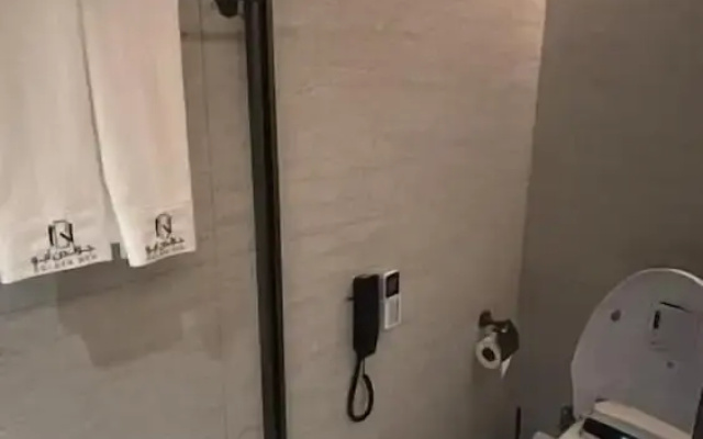 Golden New Hotel