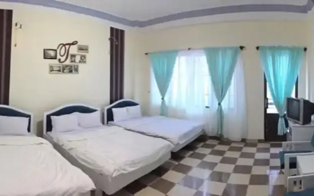 Minh Duc Hotel by Zuzu