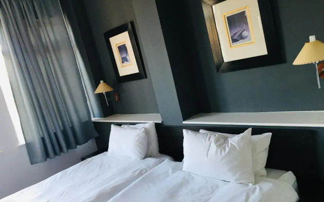 Arkenstone Frys Guesthouse And Restaurant