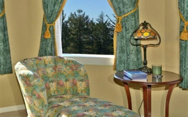 Bay Hill Mansion Bed & Breakfast
