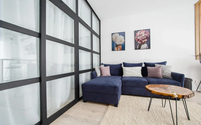 Monochrome Style Central Apartment