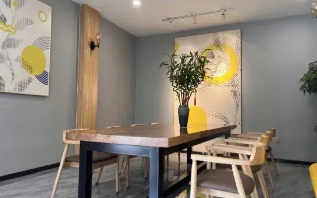 Home Inn Huayi Selected Hotel (Shenyang Liaozhong District Zhongxin Street Branch)