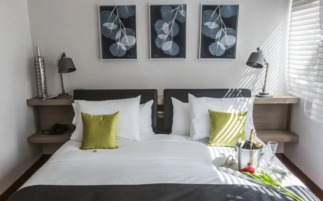 D'Door Hotel