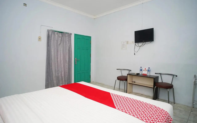 OYO 754 Nur Aziziah Guest House