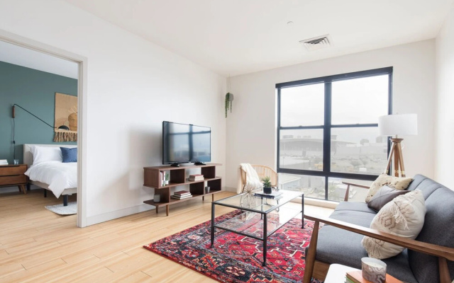 Bright Seaport Suites by Sonder