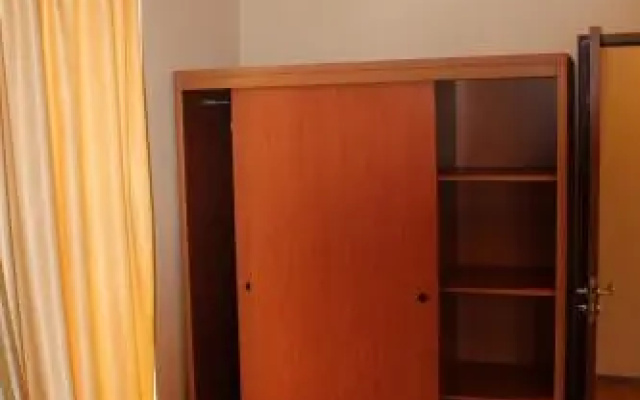 Metro Aparthotel
