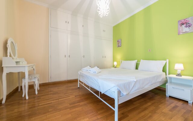 Апартаменты Comfy Apartment in Acropolis Area комната для гостей