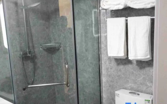 Yijia Hotel (Urban Management Vocational School Changsha Road)