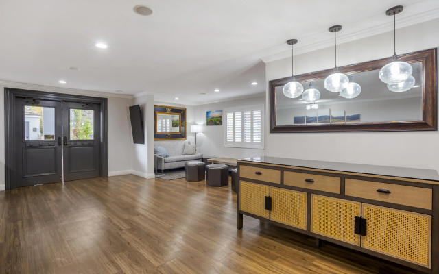 Dry Creek Inn MOD Collection by Sonesta