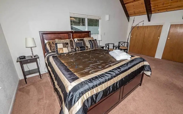 1519 Walkup 3 Bedroom Cabin