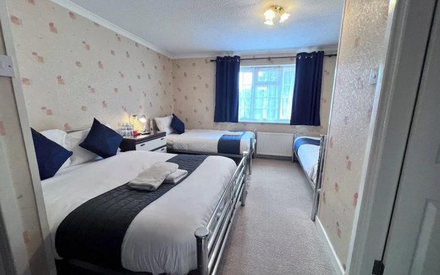 All Seasons Gatwick Guest House