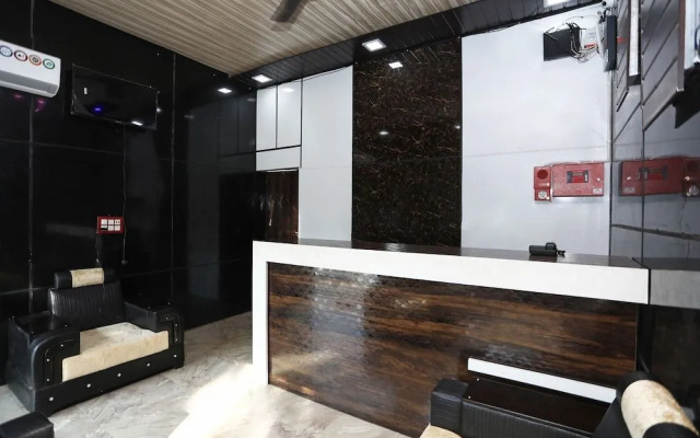 OYO 18346 Glorify Stay2