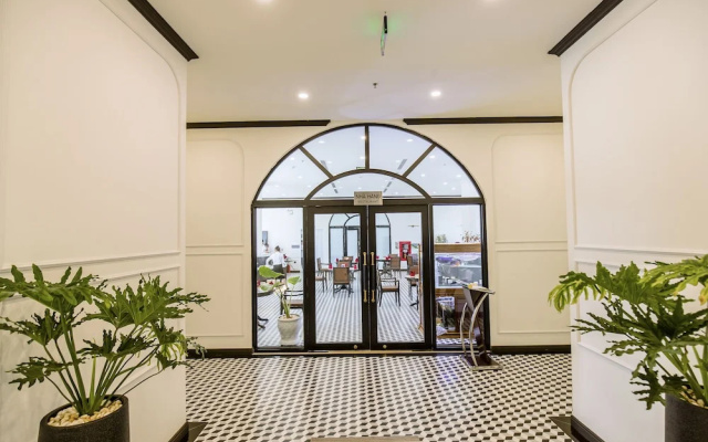 Robin Hotel
